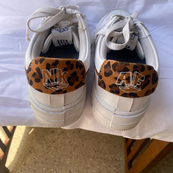 Nike Air Force One White Sneakers with Leopard-Print - Picture 4 of 7